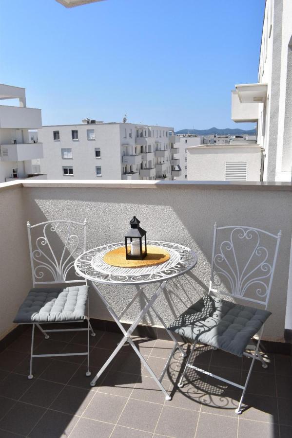 Apartman Ana Iadera With Balcony And Parking Zadar Exterior foto
