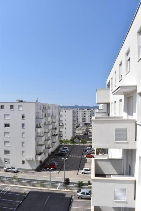 Apartman Ana Iadera With Balcony And Parking Zadar Exterior foto
