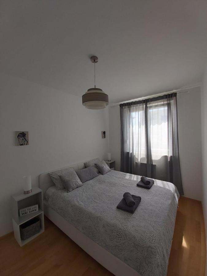 Apartman Ana Iadera With Balcony And Parking Zadar Exterior foto
