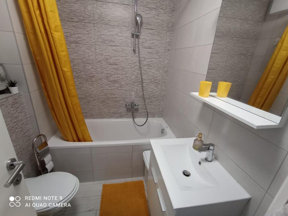 Apartman Ana Iadera With Balcony And Parking Zadar Exterior foto